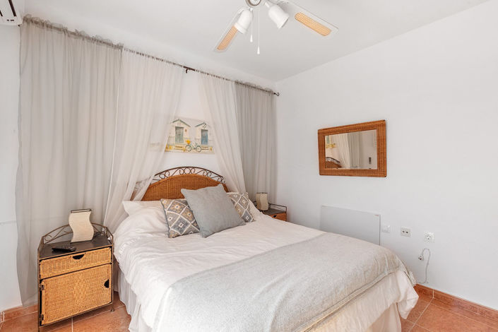 Image No.29-3 Bed Semi-Detached for sale