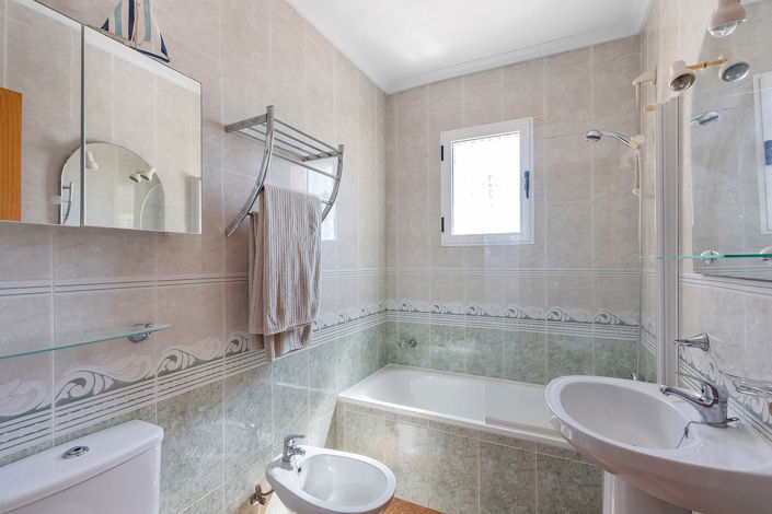 Image No.30-3 Bed Semi-Detached for sale