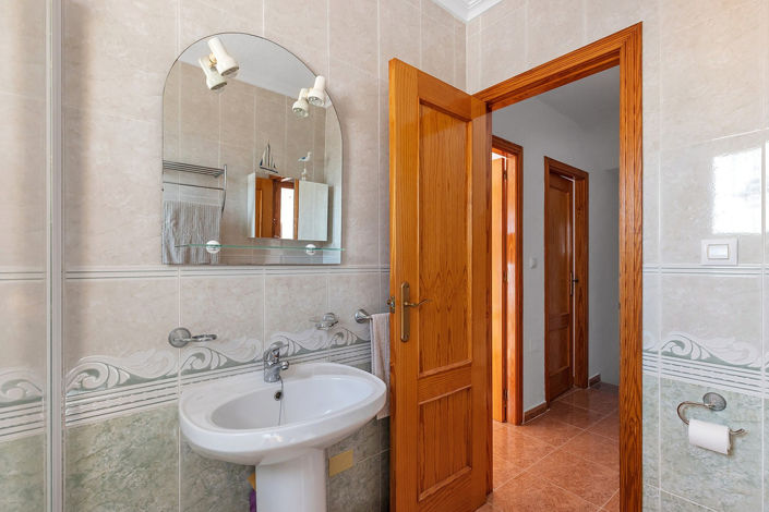 Image No.31-3 Bed Semi-Detached for sale