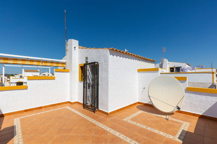 Image No.33-3 Bed Semi-Detached for sale