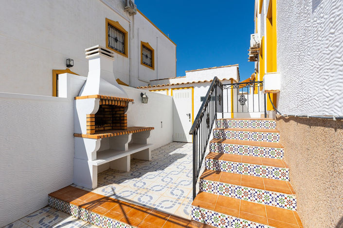 Image No.36-3 Bed Semi-Detached for sale