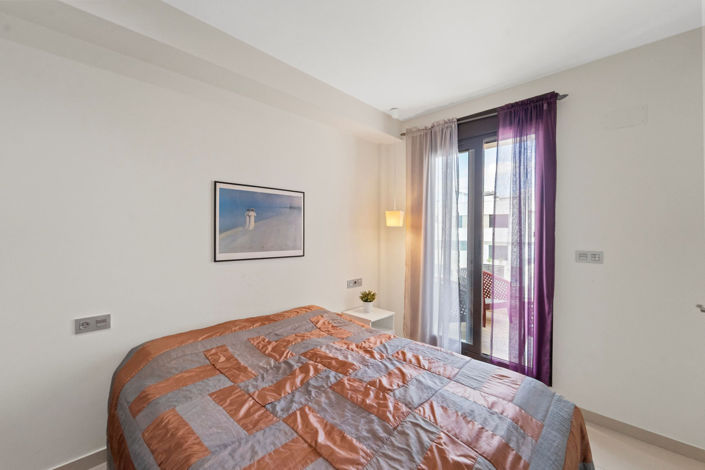 Image No.7-2 Bed Semi-Detached for sale