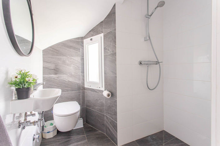 Image No.15-2 Bed Semi-Detached for sale