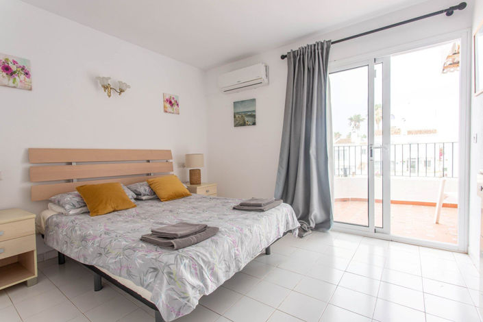 Image No.16-2 Bed Semi-Detached for sale