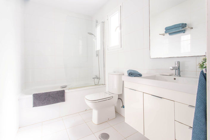 Image No.19-2 Bed Semi-Detached for sale