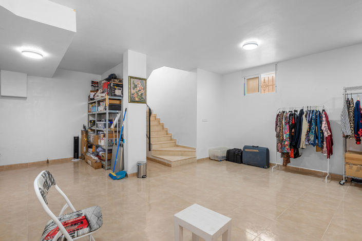 Image No.18-3 Bed Townhouse for sale