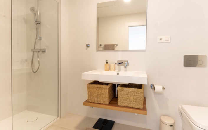 Image No.20-4 Bed Townhouse for sale
