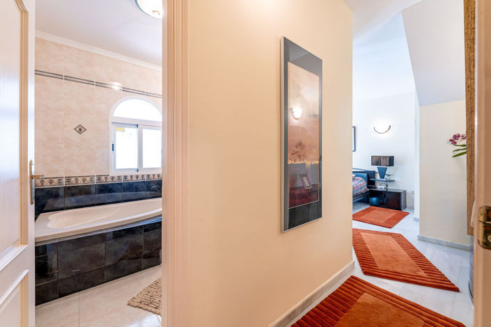 Image No.32-3 Bed Villa for sale