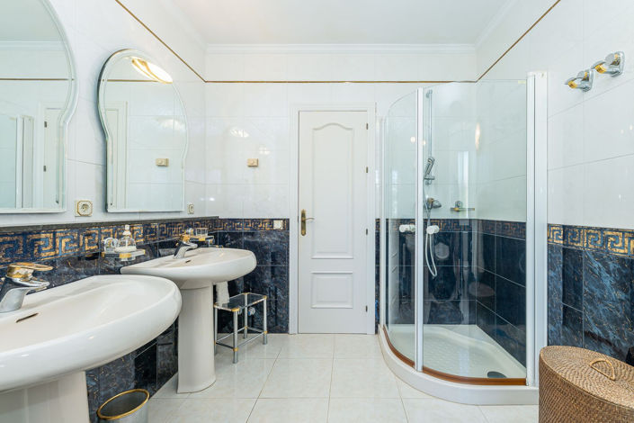 Image No.33-3 Bed Villa for sale