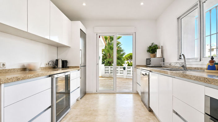Image No.6-3 Bed Villa for sale