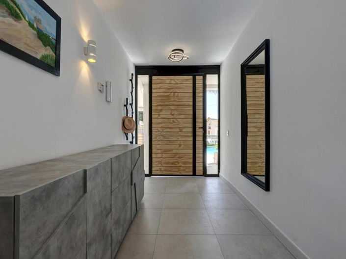 Image No.19-6 Bed Villa for sale