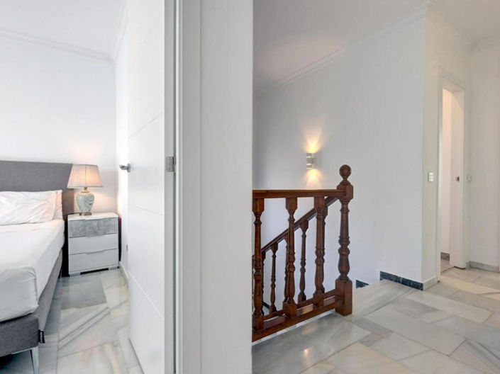 Image No.21-6 Bed Villa for sale