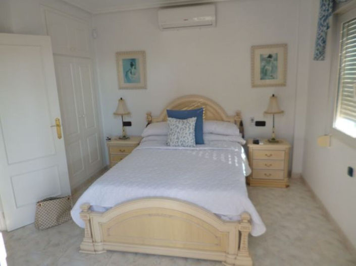 Image No.6-Villa de 3 chambres à vendre à Orihuela Costa