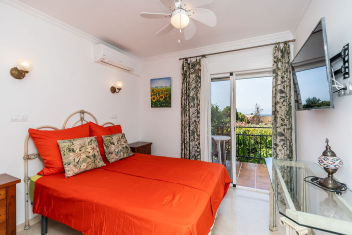 Image No.19-2 Bed Townhouse for sale