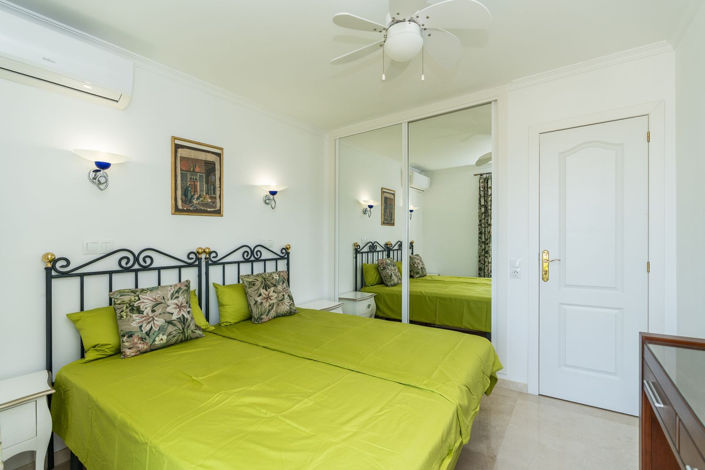 Image No.21-2 Bed Townhouse for sale
