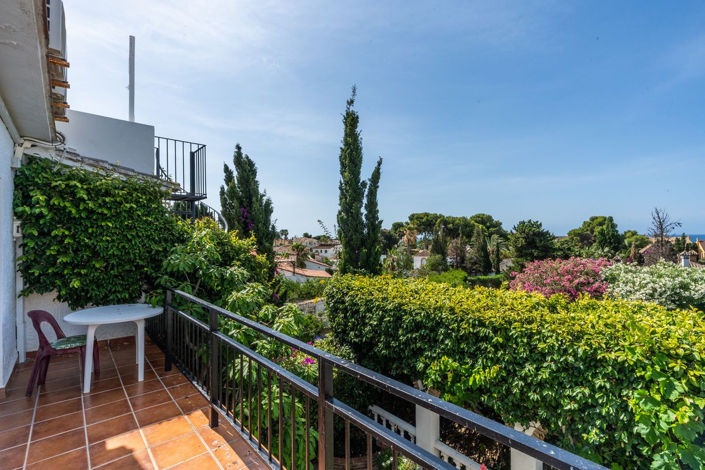 Image No.23-2 Bed Townhouse for sale