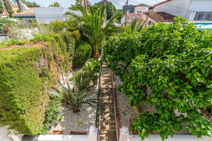 Image No.25-2 Bed Townhouse for sale