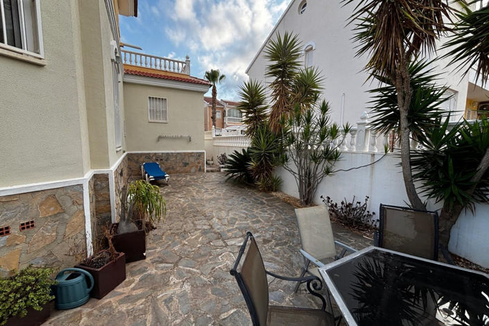Image No.18-4 Bed Townhouse for sale