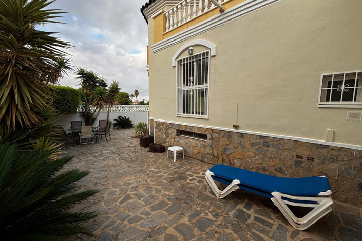 Image No.20-4 Bed Townhouse for sale