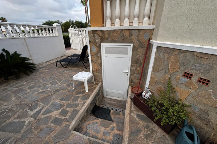 Image No.21-4 Bed Townhouse for sale