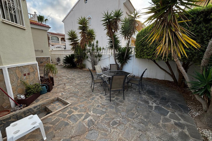 Image No.28-4 Bed Townhouse for sale