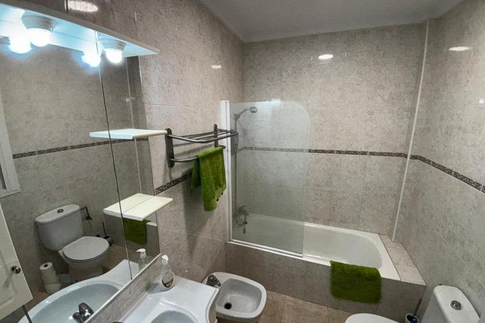 Image No.30-4 Bed Townhouse for sale