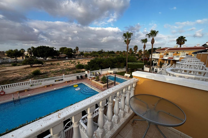 Image No.35-4 Bed Townhouse for sale