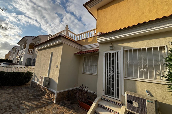 Image No.44-4 Bed Townhouse for sale