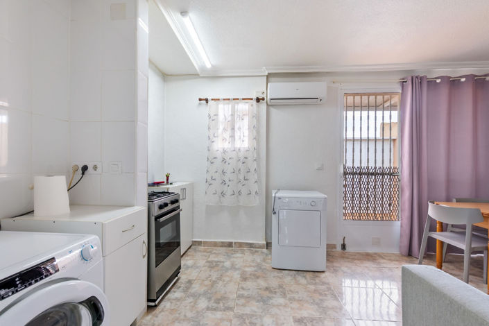 Image No.12-2 Bed Townhouse for sale