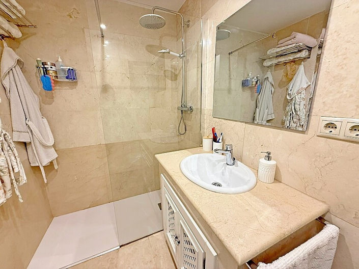 Image No.26-3 Bed Apartment for sale