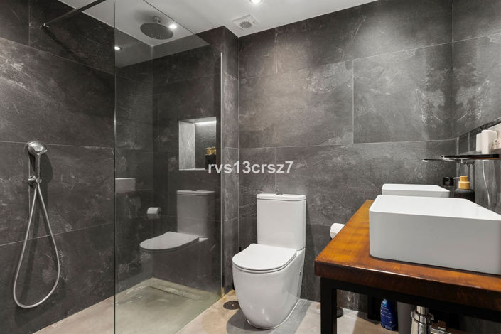 Image No.16-2 Bed Townhouse for sale