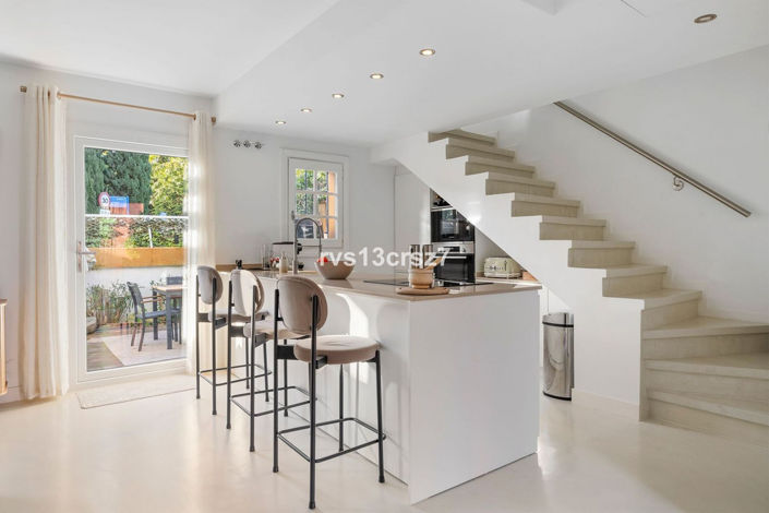 Image No.8-2 Bed Townhouse for sale