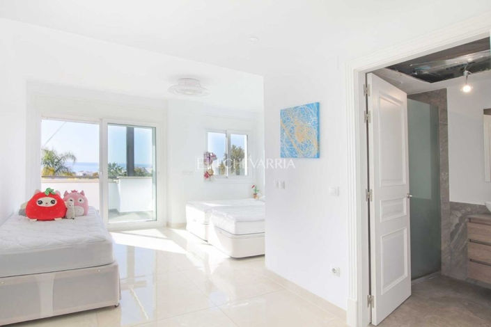 Image No.28-4 Bed Townhouse for sale