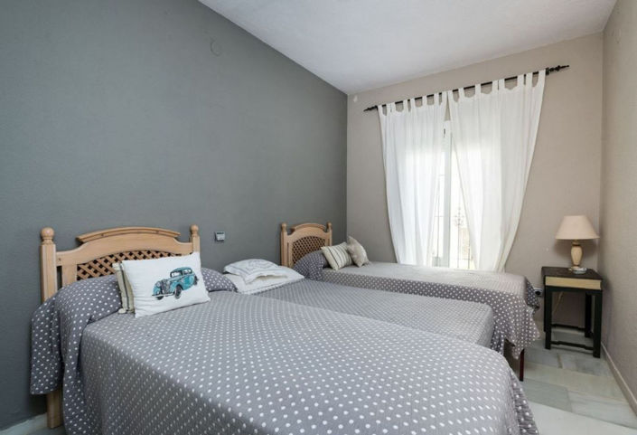 Image No.10-4 Bed Townhouse for sale