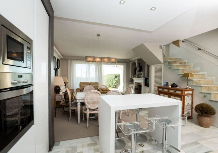 Image No.15-4 Bed Townhouse for sale
