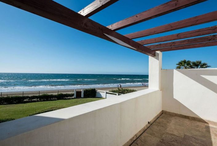 Image No.17-4 Bed Townhouse for sale