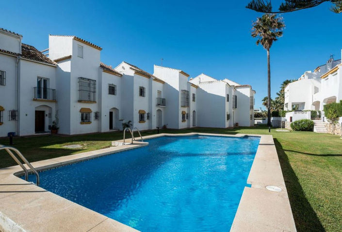 Image No.21-4 Bed Townhouse for sale
