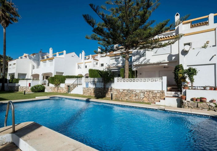 Image No.22-4 Bed Townhouse for sale