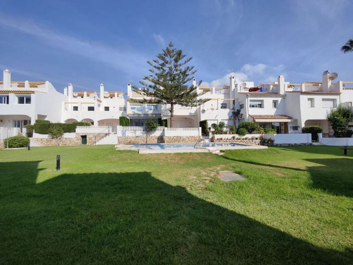 Image No.24-4 Bed Townhouse for sale