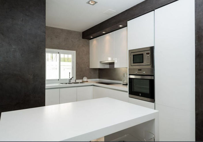 Image No.4-4 Bed Townhouse for sale