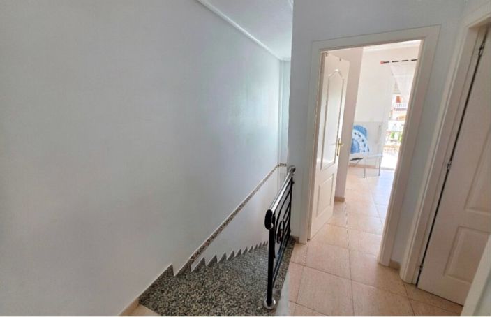 Image No.21-3 Bed Apartment for sale