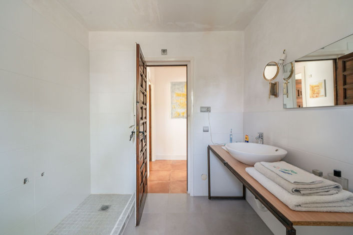 Image No.17-3 Bed Villa for sale
