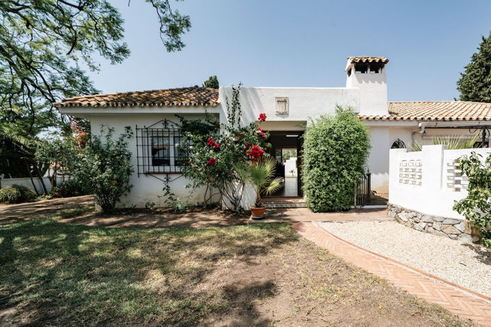 Image No.2-3 Bed Villa for sale