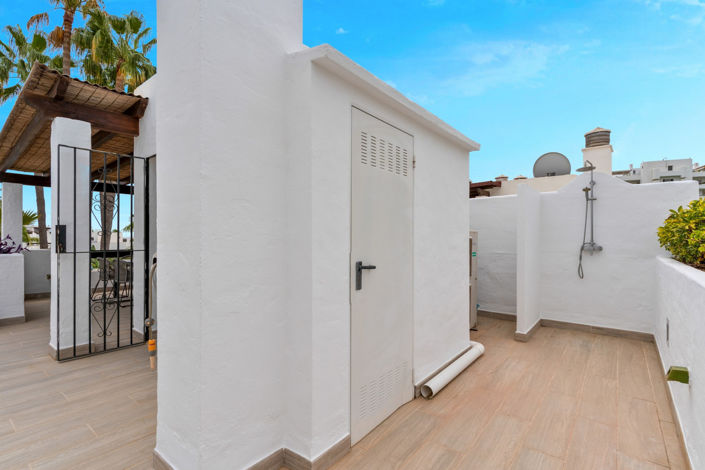 Image No.26-4 Bed Townhouse for sale