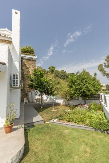 Image No.17-4 Bed Townhouse for sale