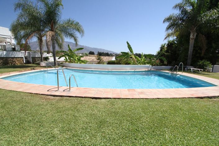 Image No.20-4 Bed Townhouse for sale