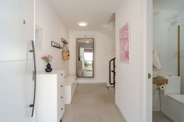 Image No.17-4 Bed Townhouse for sale
