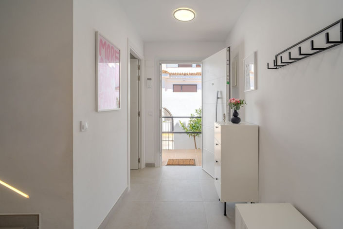 Image No.19-4 Bed Townhouse for sale