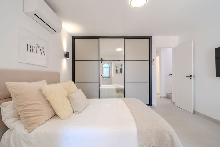 Image No.26-4 Bed Townhouse for sale