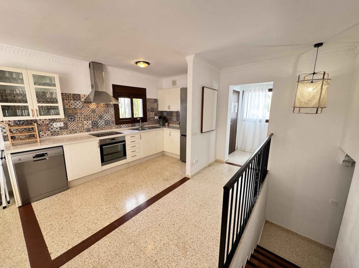 Image No.17-6 Bed Villa for sale